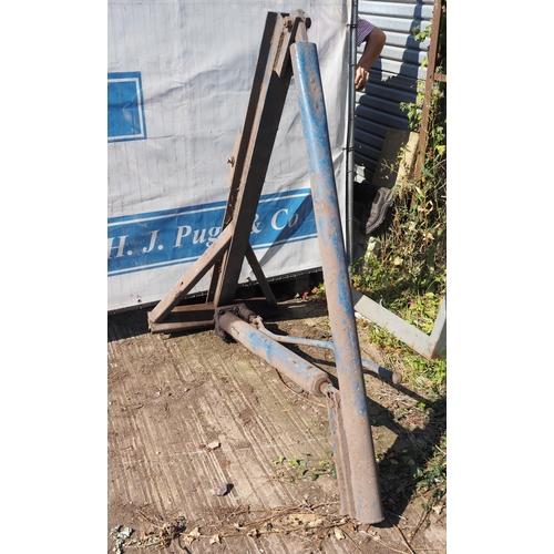 352 - 3 Point linkage crane hoist