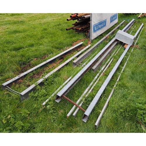 456 - Concrete tamping frames and ladders