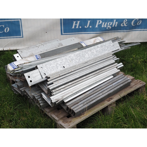 461 - Purlins joints and braces