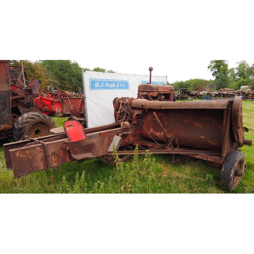 509 - Early International pick up baler with International cub engine