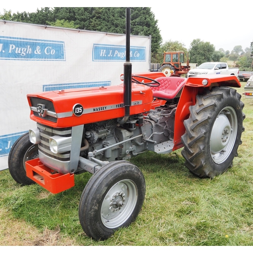 536 - Massey Ferguson 135 tractor. Older restoration, lights need rewiring, runs and drives well