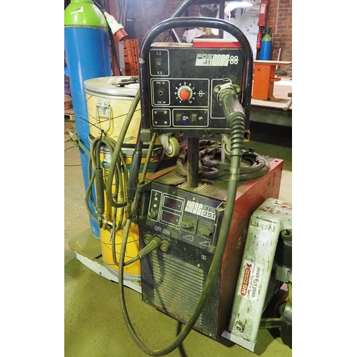 97 - Lincoln Magster 351 mig welder and wire, fitted on a E P Equipment LION Battery pallet pump truck, 2... 