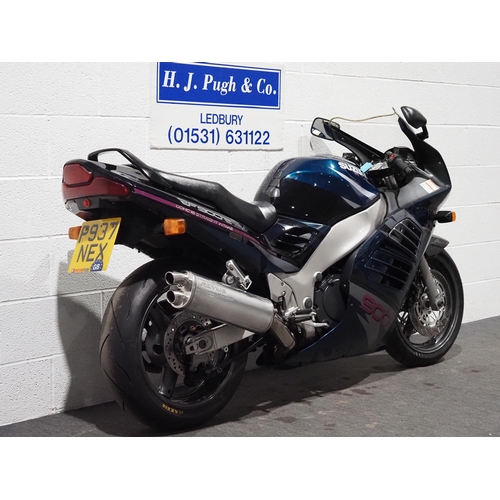 1104 - Suzuki RF900R motocycle. 1996. 937cc.
Part of a private collection, has been stored for the last 18 ... 