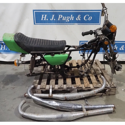293A - Kawasaki H2F motorcycle frame, exhausts and other parts. Frame no. H2F17853