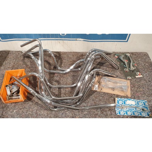 285 - Assorted chrome motorcycle handlebars, foot pegs and levers