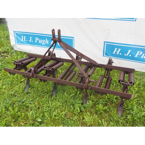 107 - Ferguson spring tine cultivator