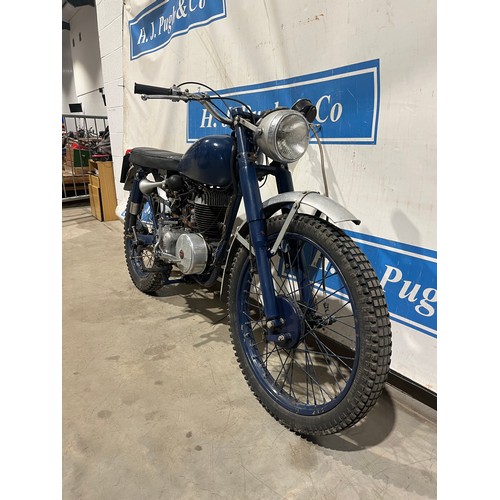 883A - James Commando motorcycle. 1961. 197cc
Engine turns over, comes with original buff log book and old ... 