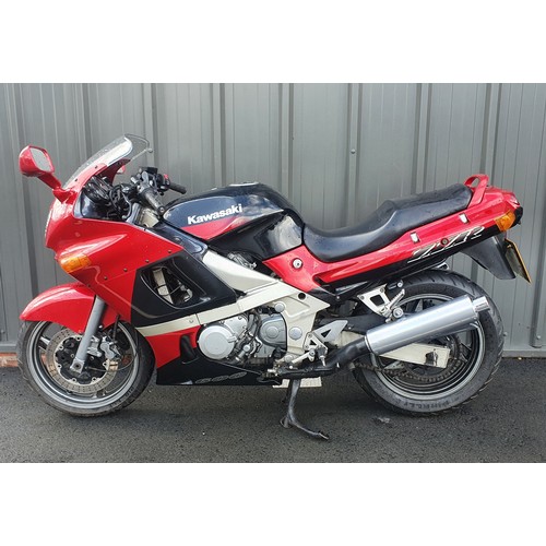 1087 - Kawasaki ZZR600 motorcycle. 2001. 599cc.
Runs and rides. Has been in storage for some time but has b... 