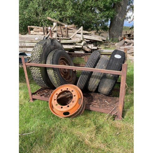 508B - Tyres and stillage