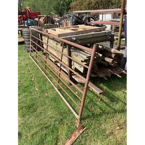 512A - 12ft gate, posts and wooden gates