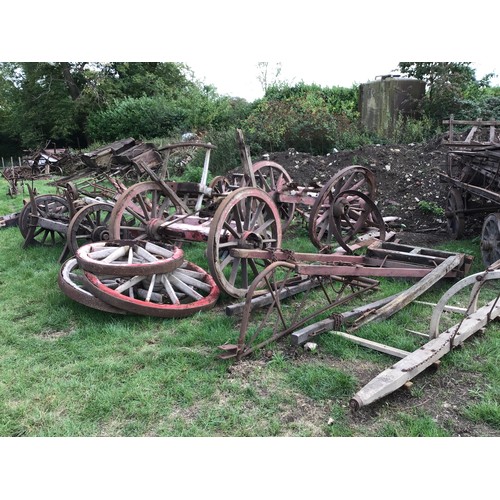 582 - Wagon parts, wheels, shafts