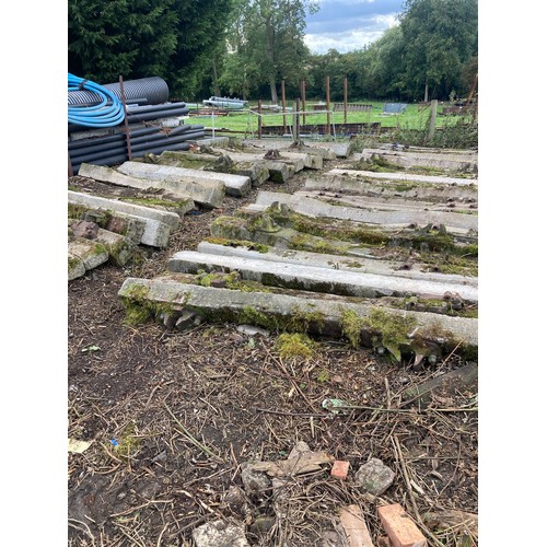 608 - Concrete railway sleepers