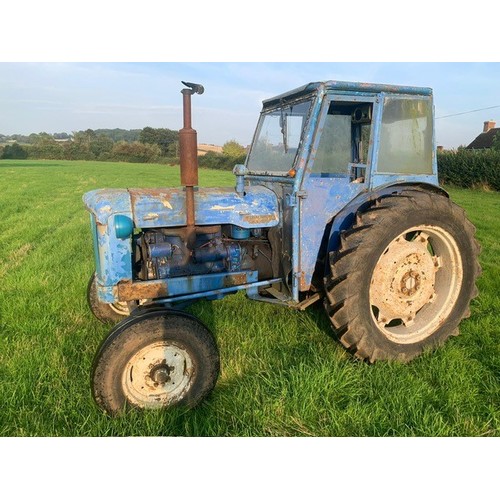 104 - Fordson Major tractor. 1960. Live drive. Runs and drives. C/w a few spares. Reg. UNT 746. V5 in offi... 