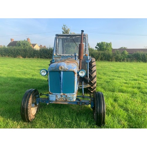 104 - Fordson Major tractor. 1960. Live drive. Runs and drives. C/w a few spares. Reg. UNT 746. V5 in offi... 