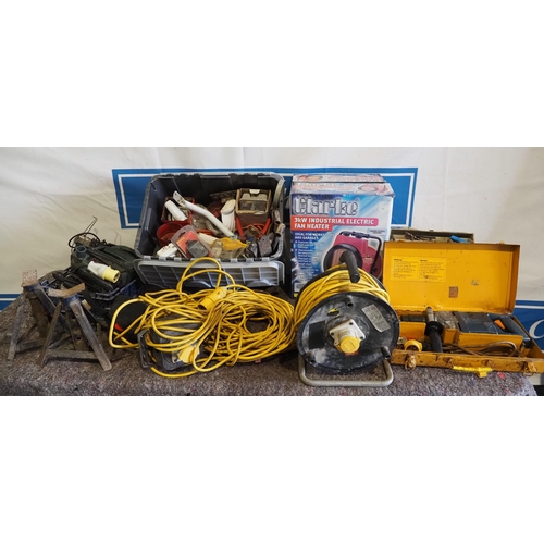 261 - Clarke electric heater, assorted hand tools and power tools 110v