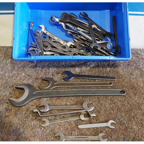 270 - Box of mixed spanners to include Gedore