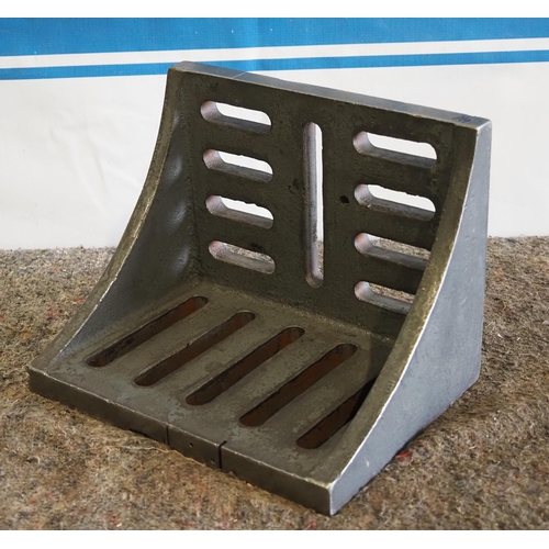 272 - Cast iron angle plate 12