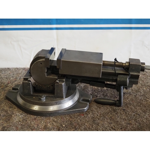 275 - Swivel and tilt vice 4-1/4