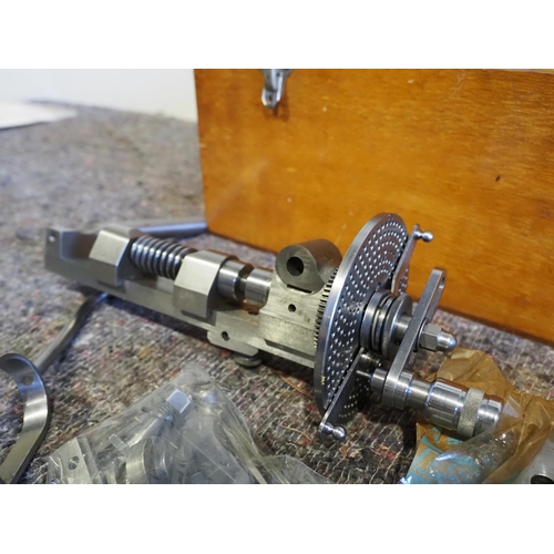 446 - Lathe dividing head, collets and other lathe accessories