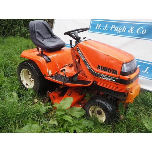 163 - Kubota G1700 HST garden tractor with mowing deck. Key in office