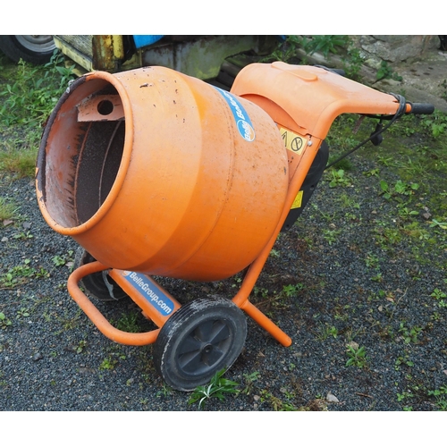 154 - WITHDRAWN
Belle concrete mixer 240V