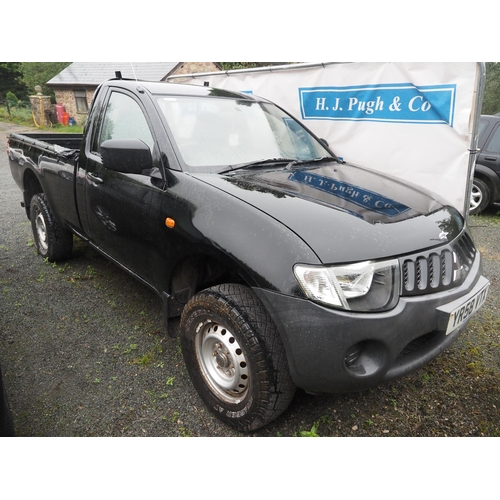 183 - Mitsubishi L200 Pickup. 2008. 75,000+ miles. 2477cc. Diesel. Reg. YR58 VTX. Runs and drives. SORN. V... 