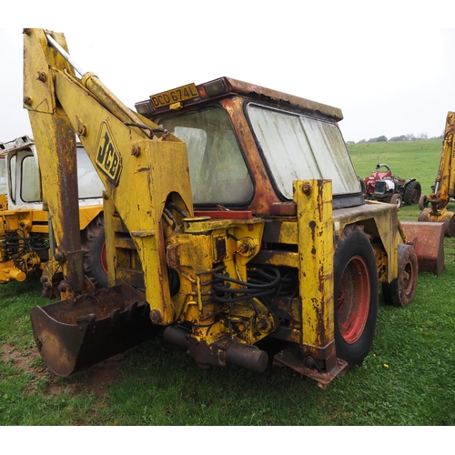 47 - JCB 3C. With backhoe and 4ft bucket. Runs and drives, engine needs attention.