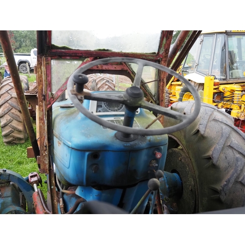 57 - County 754 tractor with Forester crane, fitted with turbo 4 cylinder engine, inner and outer wheel w... 