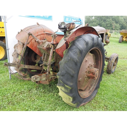 72 - Nuffield DM4 tractor