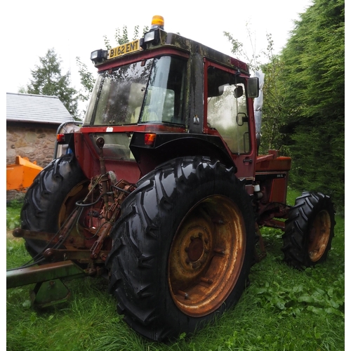 83 - IH 956XL tractor 4wd tractor. Showing 6623 hours. Reg. B162 ENT. Runs and drives. V5 in office.