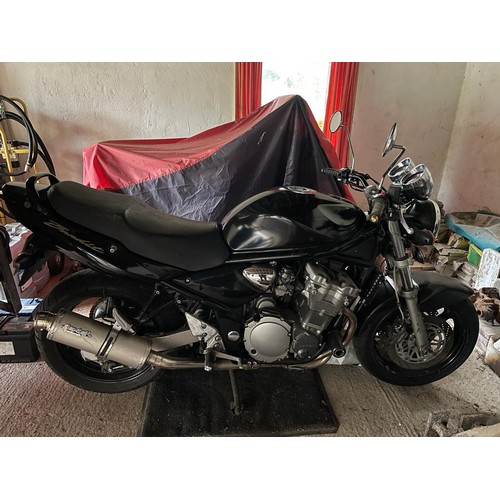 184 - Suzuki 600 motorcycle. 2005. 600cc. Reg. BX05 JVA. Runs and drives. V5 in office.