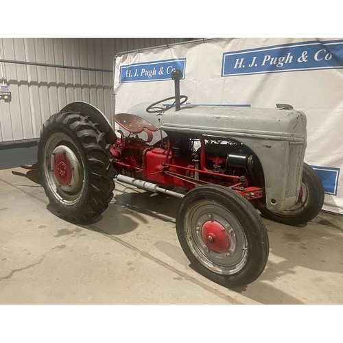 772 - Ford Ferguson 9N tractor, 1940. Petrol engine with 6v battery. runs and drives well.  C/w Ford Fergu... 