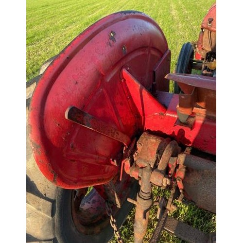 776 - David Brown 25 petrol TVO tractor. In good working order, runs and drives. Excellent tin work