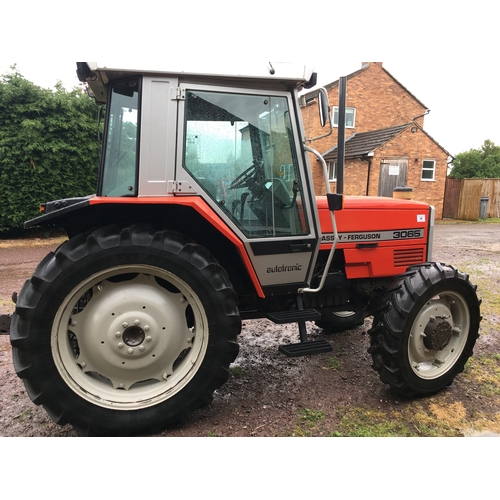 773 - Massey Ferguson 3065 tractor. 1990. Reg. G90 RAV. 5100 genuine hours, very tidy, no rot. V5 and key ... 