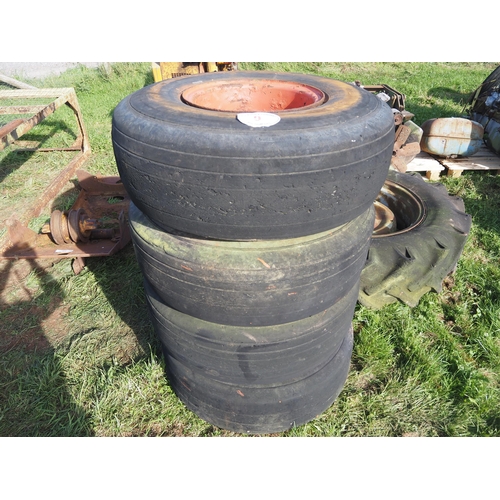 9 - Wheels and tyres 6 stud, 40x14 - 4