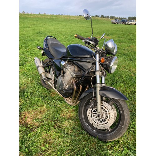 184 - Suzuki 600 motorcycle. 2005. 600cc. Reg. BX05 JVA. Runs and drives. V5 in office.