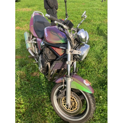 185 - Suzuki bandit 1200 motorcycle. 2001. 1157cc. Reg. Y211 OEF. Runs and drives. V5 in office.