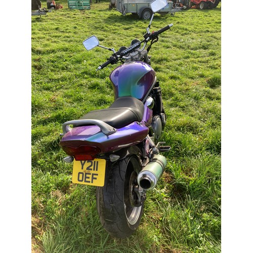 185 - Suzuki bandit 1200 motorcycle. 2001. 1157cc. Reg. Y211 OEF. Runs and drives. V5 in office.