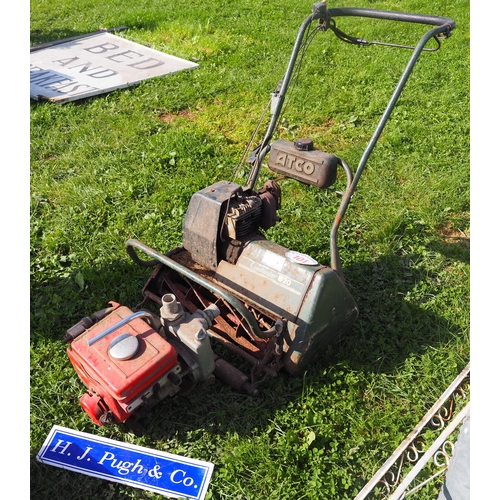 101 - Cylinder mower and pump