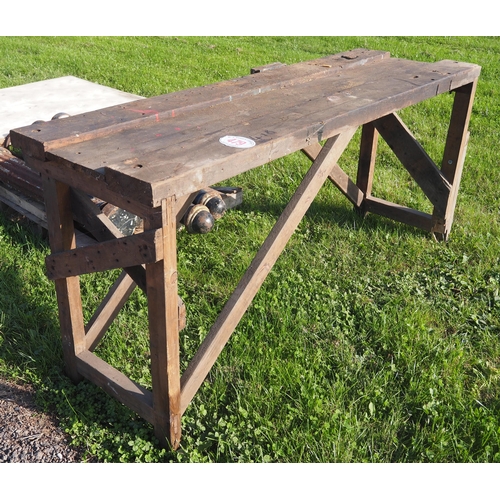 479 - Workbench with vice