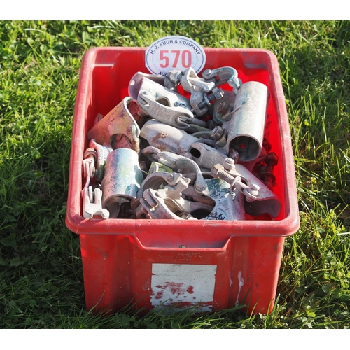 570 - Tray of scaffold clips