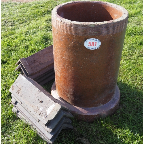 581 - Roof ridges and ceramic drain pipe