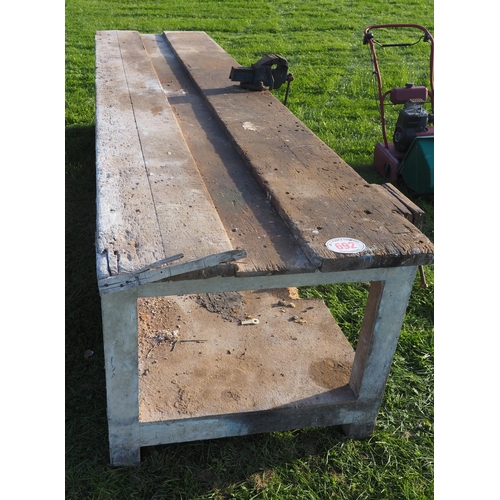 692 - Workbench with vice