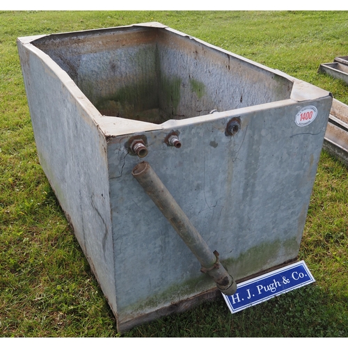 1400 - Galvanised water tank 5 x 3ft