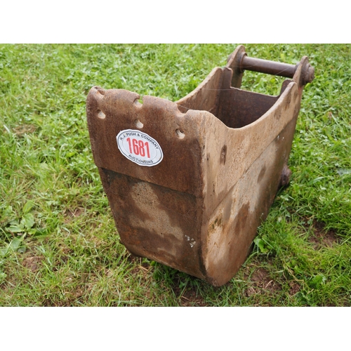 1681 - Digging bucket 1ft