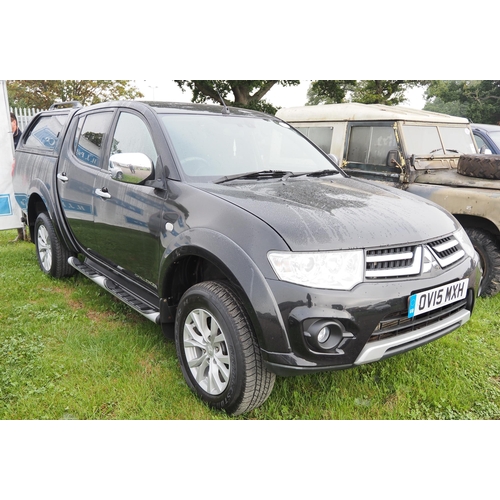 1735 - Mitsubishi L200 DI-D 4x4 Challenger. Service history and hand book. 84,600 miles, just has new cam b... 