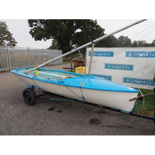 1740 - Fibre glass sailing boat on trailer