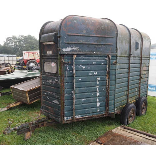 1750 - Rice horse box for repair