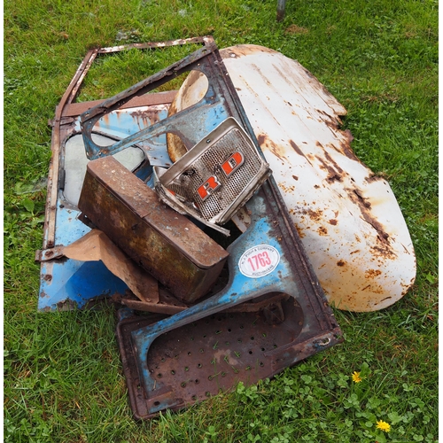 1763 - Ford tin work and toolbox