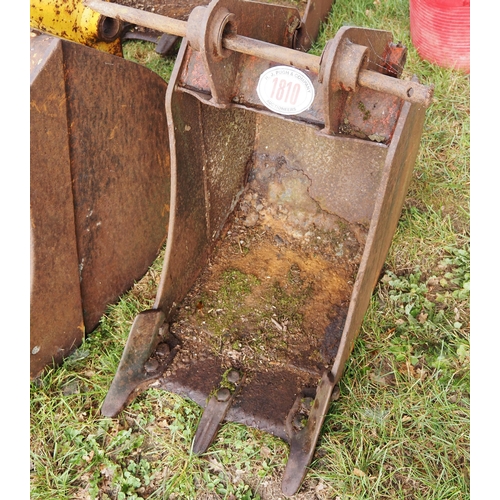 1810 - Digger bucket 18